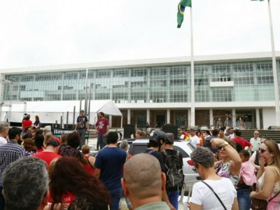 protesto-professores-Aniele-Nascimento-1-825x509